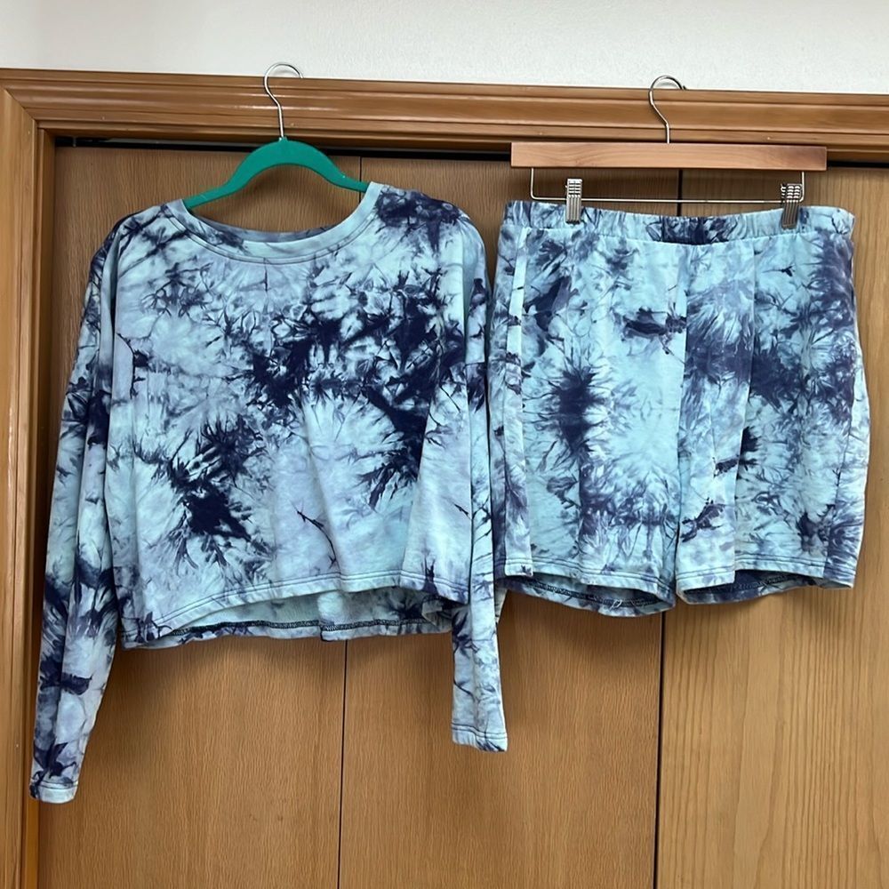 Zella Blue Tie-Dye Athletic Shorts and Sweatshirt